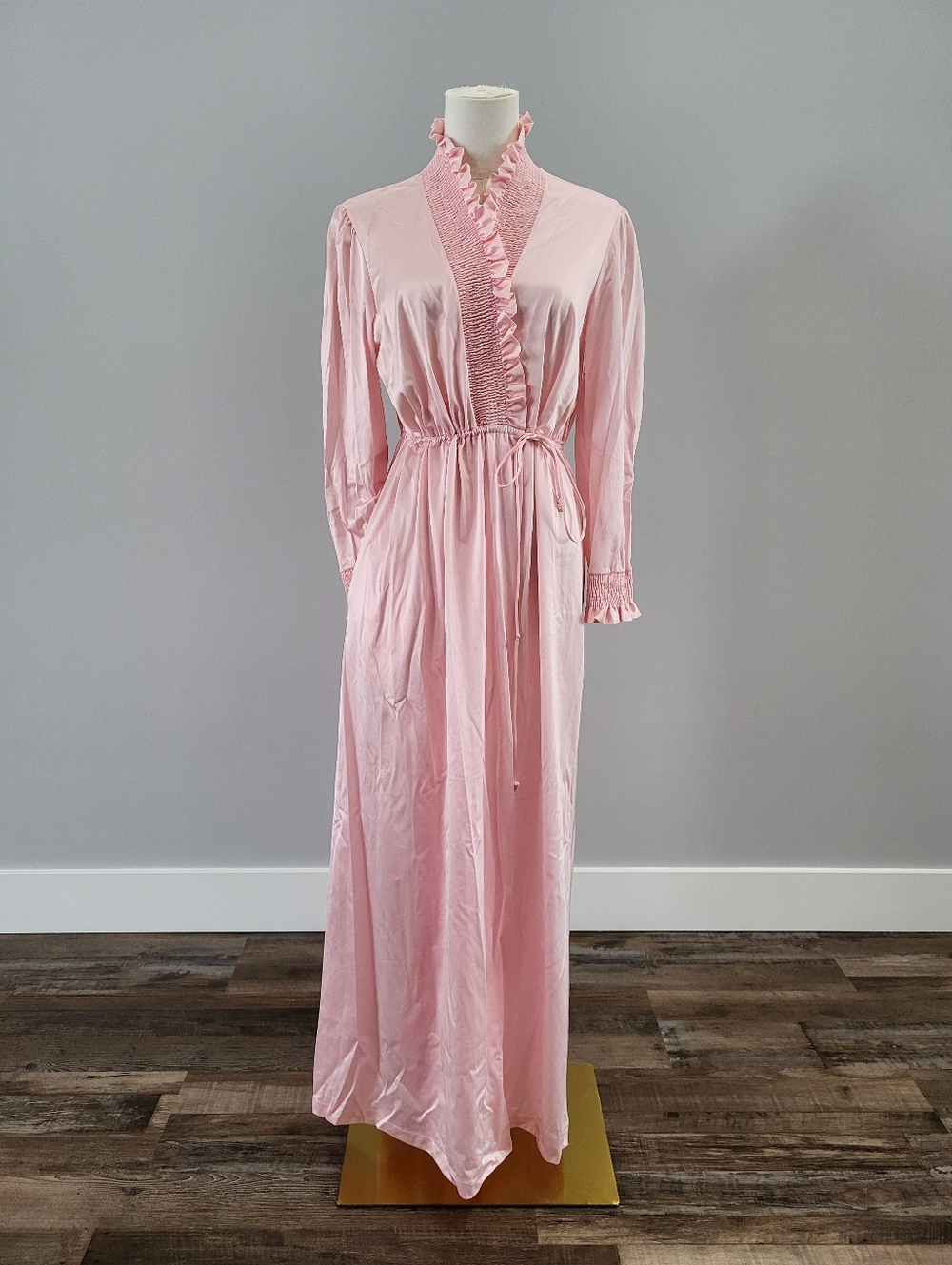 Vintage Pink Dressing Gown Small JC Penney Ruffle Smocked Robe Cottagecore